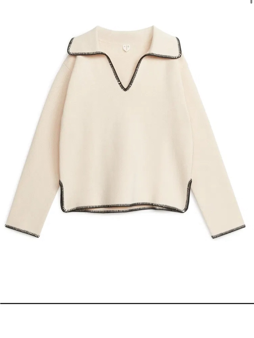 Arket Cream Black Contrast-Trim Women’s V Neck Sweater